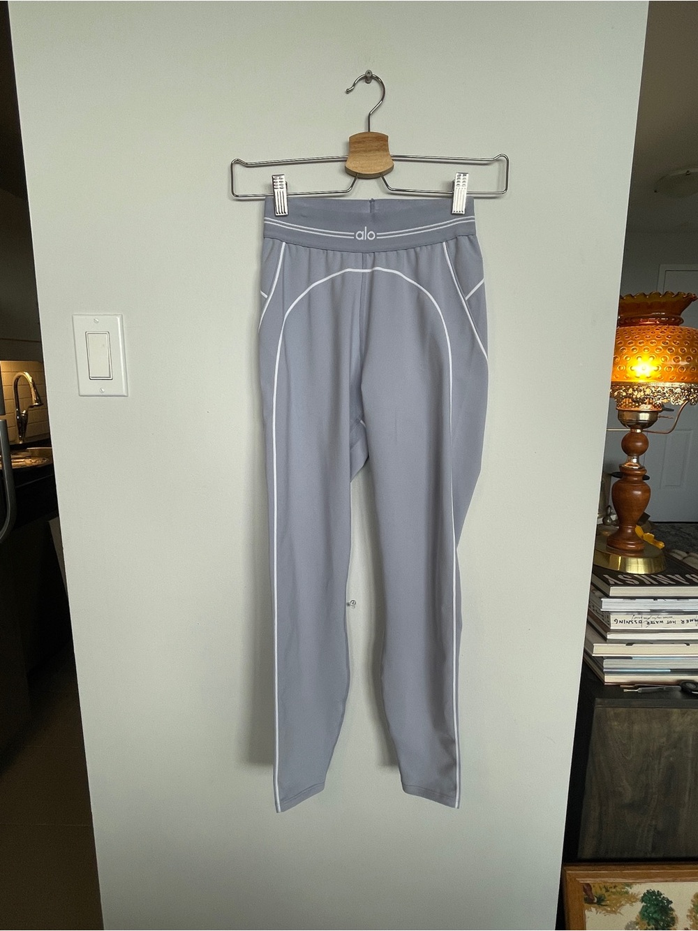 ALO Yoga Heart Throb 7/8 Leggings in Frosty Blue (looks more gray)